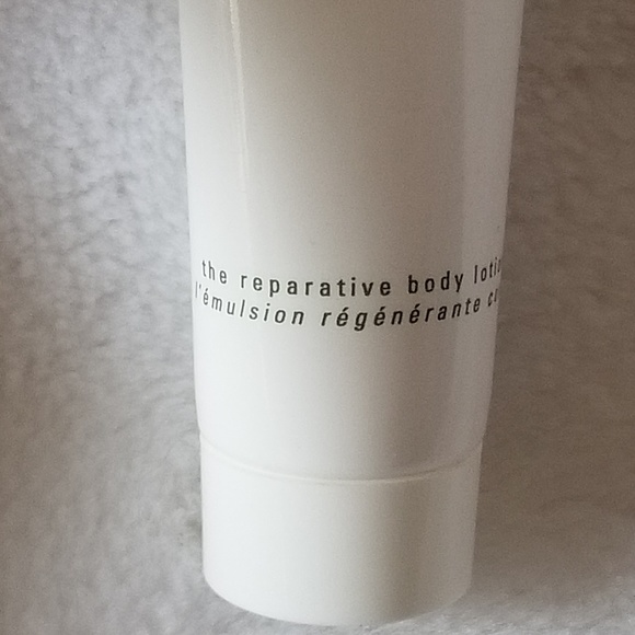 NWOB LA MER REPARATIVE BODY LOTION - Picture 4 of 8